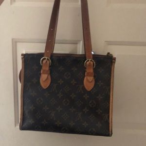 Authentic Louis Vuitton purse year 2005.